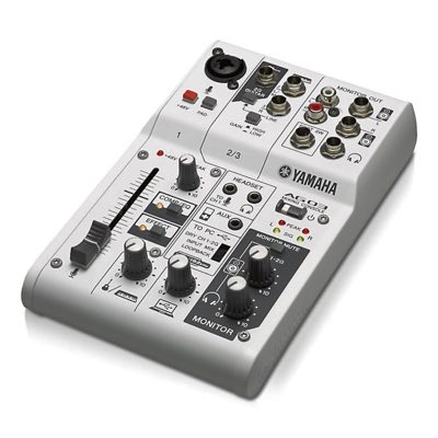 YAMAHA AG03 - микшерный пульт, 1 мик./лин. вх., 1 стер., 1 AUX, D-PRE предусилители, USB Audio, DSP